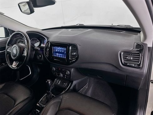 Used 2019 Jeep Compass Altitude image 25