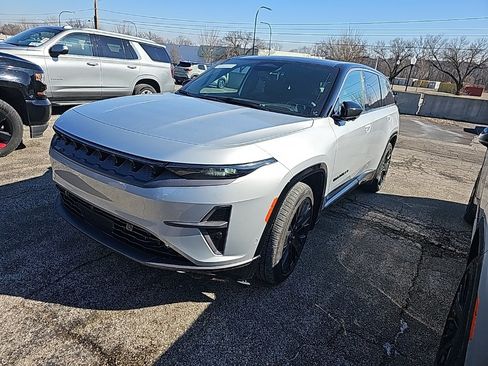 Used 2024 Jeep Wagoneer Launch Edition image 3