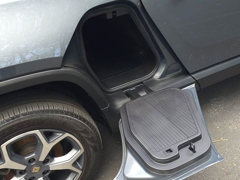 Used 2024 Rivian R1T Adventure image 63