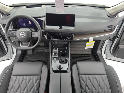 New 2026 Nissan Rogue Platinum AWD/4WD image 9