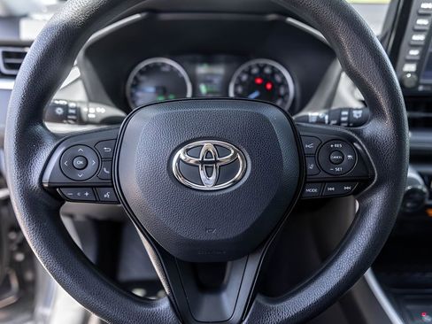 Used 2021 Toyota RAV4 XLE w/ Convenience Package AWD/4WD image 12