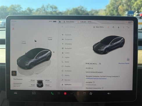 Used 2023 Tesla Model 3 Standard Range image 19