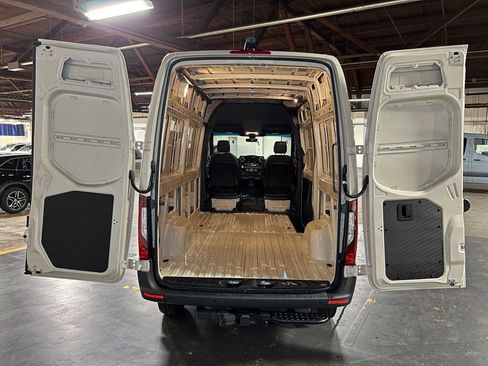 Used 2026 Mercedes-Benz Sprinter 2500 image 19