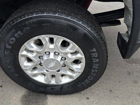 Used 2020 Chevrolet Silverado 2500 LT w/ Z71 Off-Road Package image 8