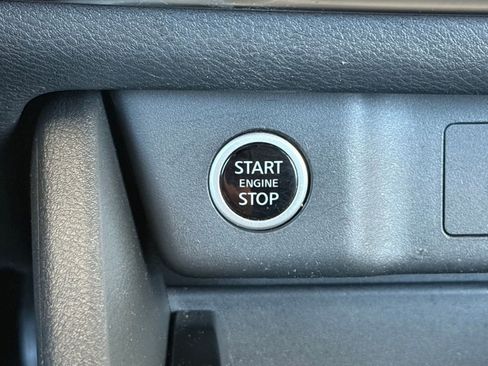 Used 2022 Nissan Rogue S FWD image 28