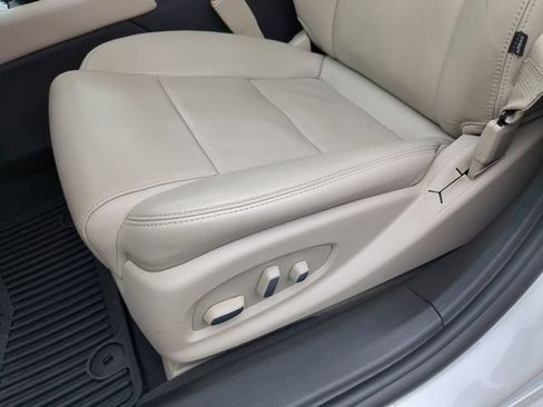 Used 2019 Cadillac XTS Luxury FWD image 16