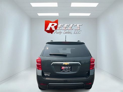 Used 2017 Chevrolet Equinox LT w/ Convenience Package FWD image 9