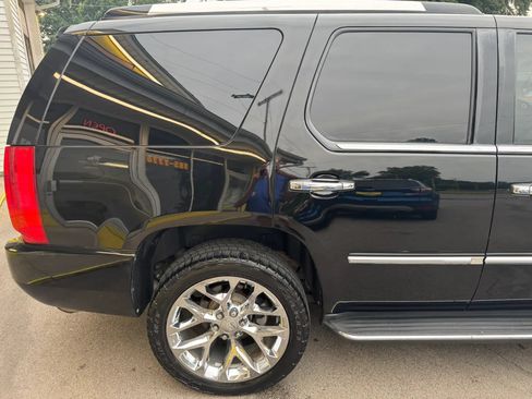Used 2012 Cadillac Escalade AWD image 10