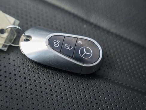 Certified 2022 Mercedes-Benz S 500 4MATIC w/ AMG Line Package image 35