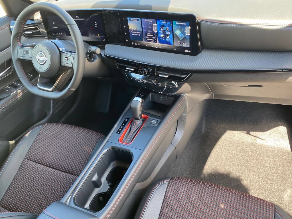 Used 2026 Nissan Kicks SR w/ Cold Weather Package AWD/4WD image 5