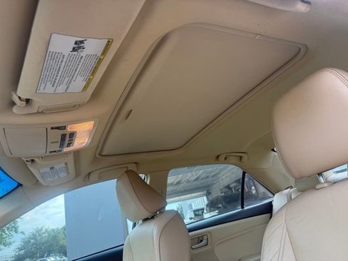 Used 2015 Toyota Camry XLE w/ Moonroof Package image 10