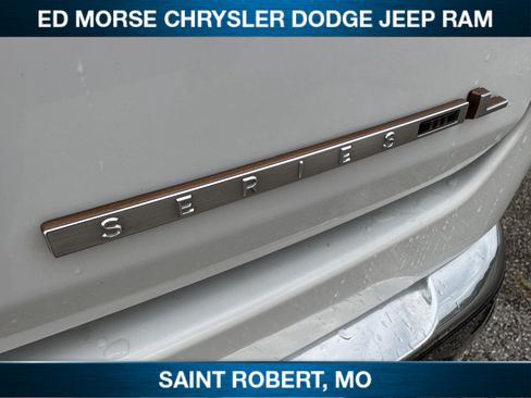 Used 2023 Jeep Grand Wagoneer L Series III AWD/4WD image 12