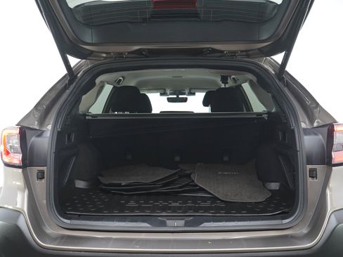 Used 2024 Subaru Outback Premium AWD/4WD image 17