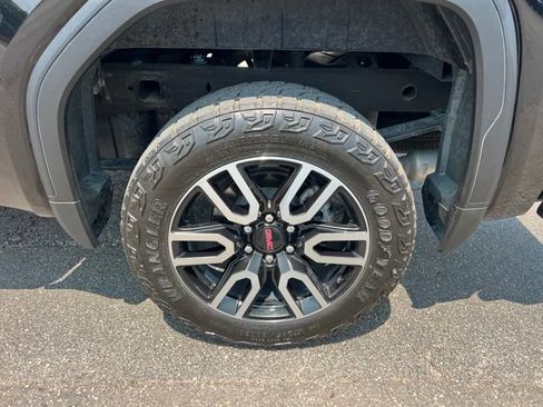 Used 2023 GMC Sierra 1500 AT4 w/ AT4 Premium Package AWD/4WD image 11