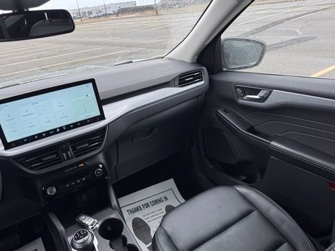 Used 2025 Ford Escape Platinum image 15