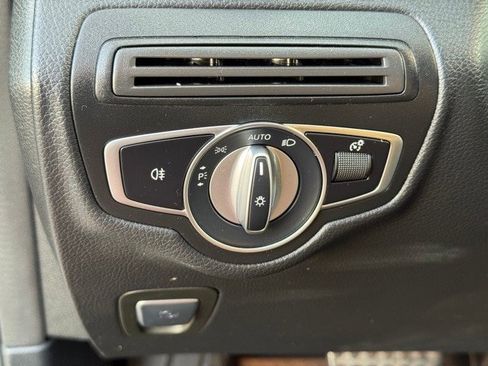 Used 2022 Mercedes-Benz GLC 300 4MATIC image 24