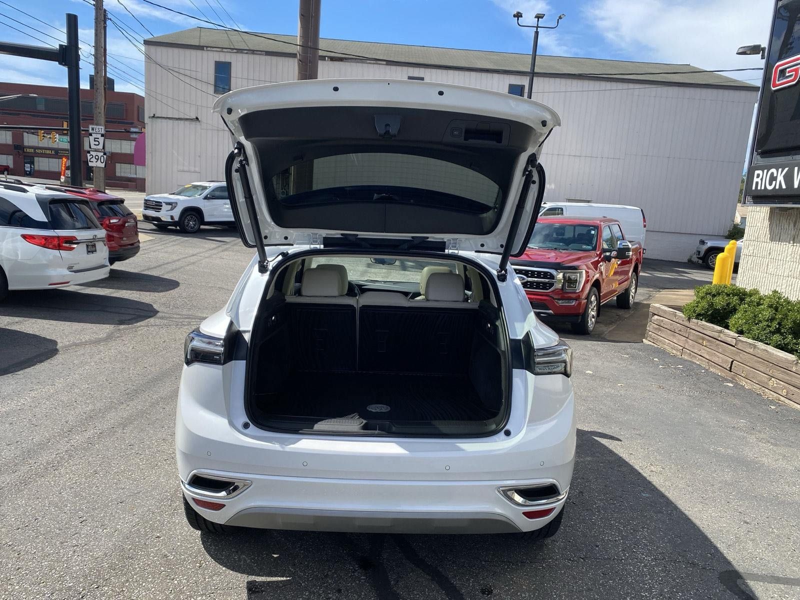 Used 2023 Buick Envision Avenir AWD/4WD image 35
