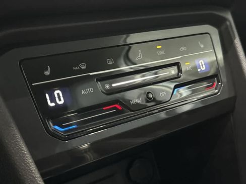 Certified 2023 Volkswagen Tiguan SE FWD image 20