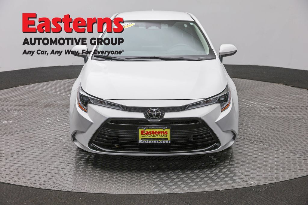 Used 2026 Toyota Corolla LE FWD image 2