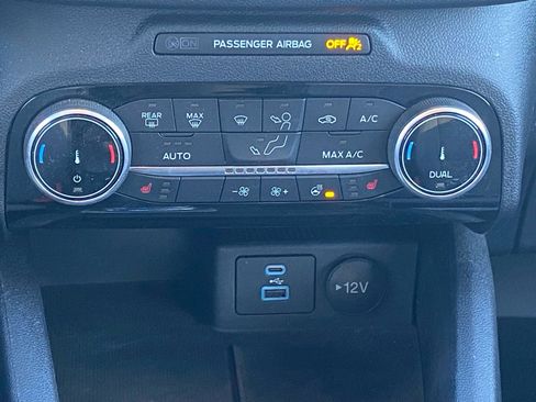 Used 2022 Ford Escape SE w/ Convenience Package image 9