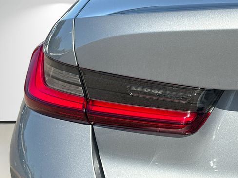 Used 2023 BMW 330i Sedan w/ Premium Package image 11