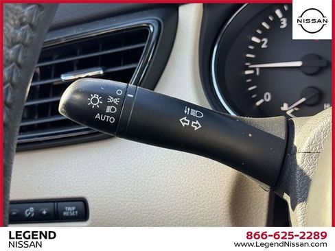 Used 2020 Nissan Rogue SV image 20