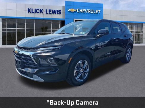 Used 2025 Chevrolet Blazer LT FWD image 3