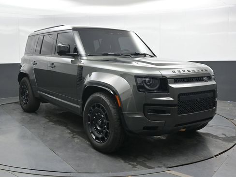 Used 2025 Land Rover Defender 110 AWD/4WD image 5