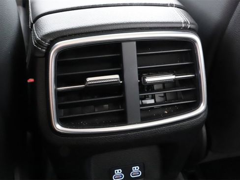 Used 2025 Genesis G70 2.5T image 79