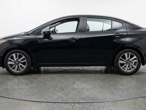 Used 2025 Nissan Versa SV FWD image 5