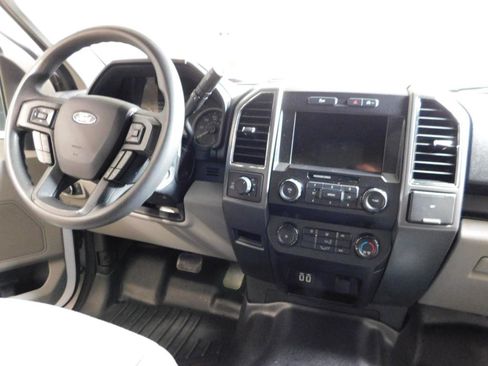 Used 2019 Ford F150 XLT AWD/4WD image 3