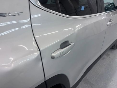 Used 2020 GMC Acadia SLT w/ Driver Alert Package II FWD image 24
