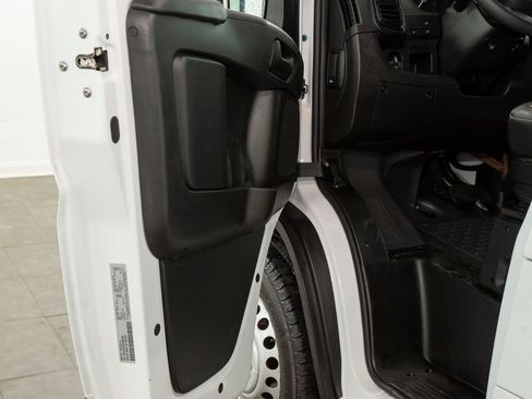 Used 2025 RAM ProMaster 2500 w/ Convenience Group FWD image 5