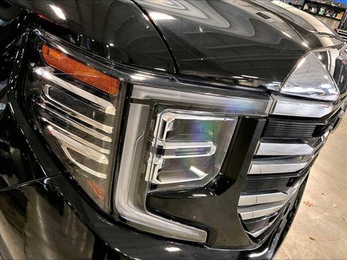 Used 2024 GMC Sierra 1500 SLT image 32