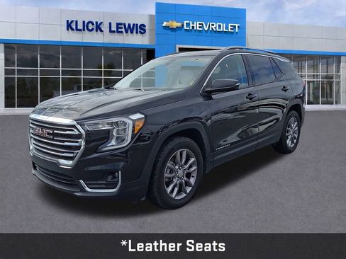 Used 2024 GMC Terrain SLT image 3