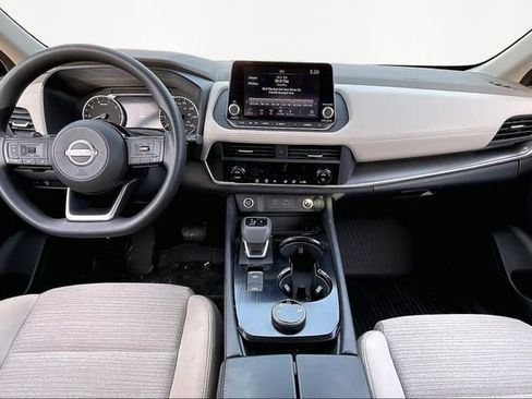 Used 2023 Nissan Rogue SV image 7