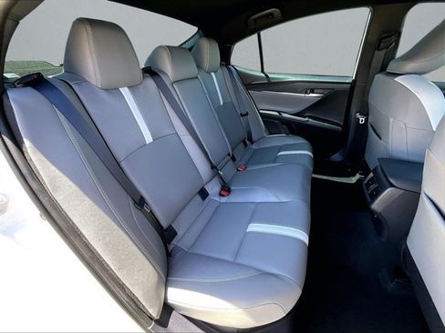 Used 2025 Toyota Camry SE w/ Convenience Package FWD image 29
