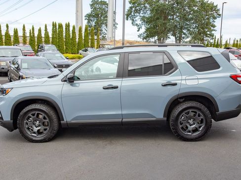 Certified 2024 Honda Pilot TrailSport image 8