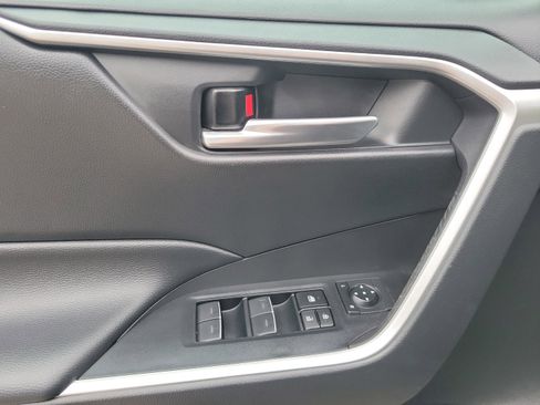 Used 2023 Toyota RAV4 XLE Premium image 20