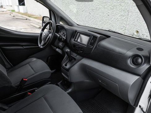 Used 2020 Nissan NV200 S image 18
