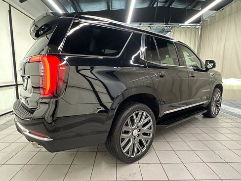 Used 2025 GMC Yukon Denali AWD/4WD image 3