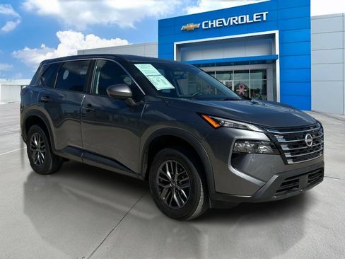 Used 2026 Nissan Rogue SV AWD/4WD image 3