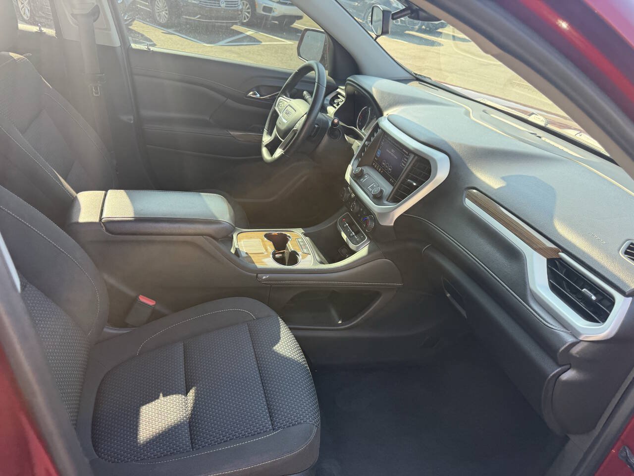 Used 2021 GMC Acadia SLE FWD image 14
