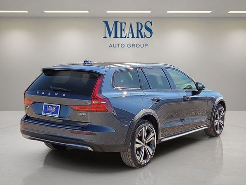 New 2026 Volvo V60 B5 Cross Country Plus w/ Protection Package Premier AWD/4WD image 5