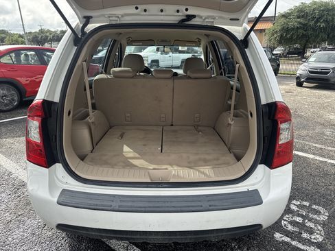 Used 2009 Kia Rondo LX FWD image 32