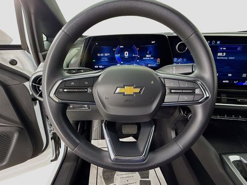 Used 2025 Chevrolet Equinox EV LT w/ LPO, All-Weather Mat Package image 11