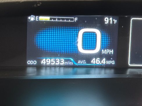 Used 2019 Toyota Prius LE w/ Preferred Accessory Package FWD image 30