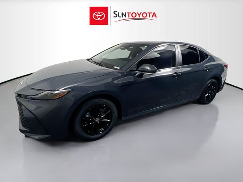 Used 2025 Toyota Camry LE FWD image 9