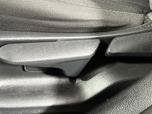 Used 2020 Toyota Corolla LE image 16