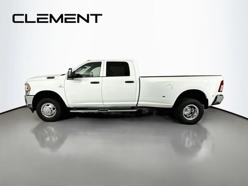 Used 2024 RAM 3500 Tradesman w/ Chrome Appearance Group AWD/4WD image 6